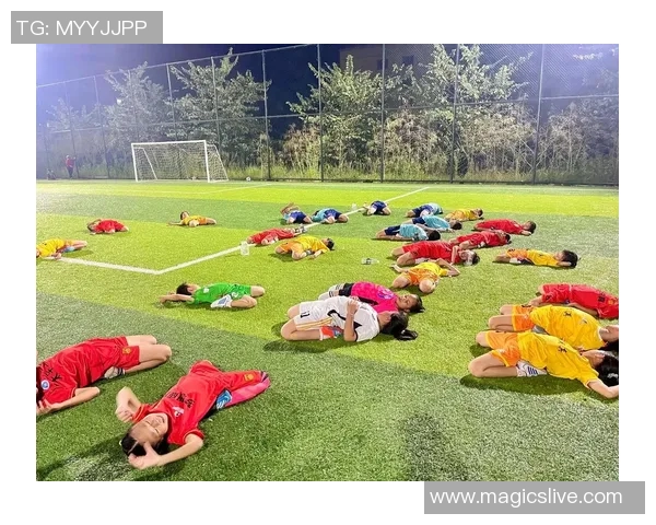 女孩心中偶像足球明星的魅力与追逐梦想的青春故事